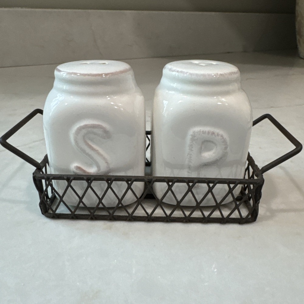 Vintage Milk Jug Style Salt Pepper Shaker with Basket Farmhouse Decor‎